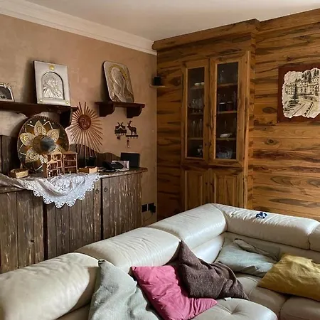 Nigio House *